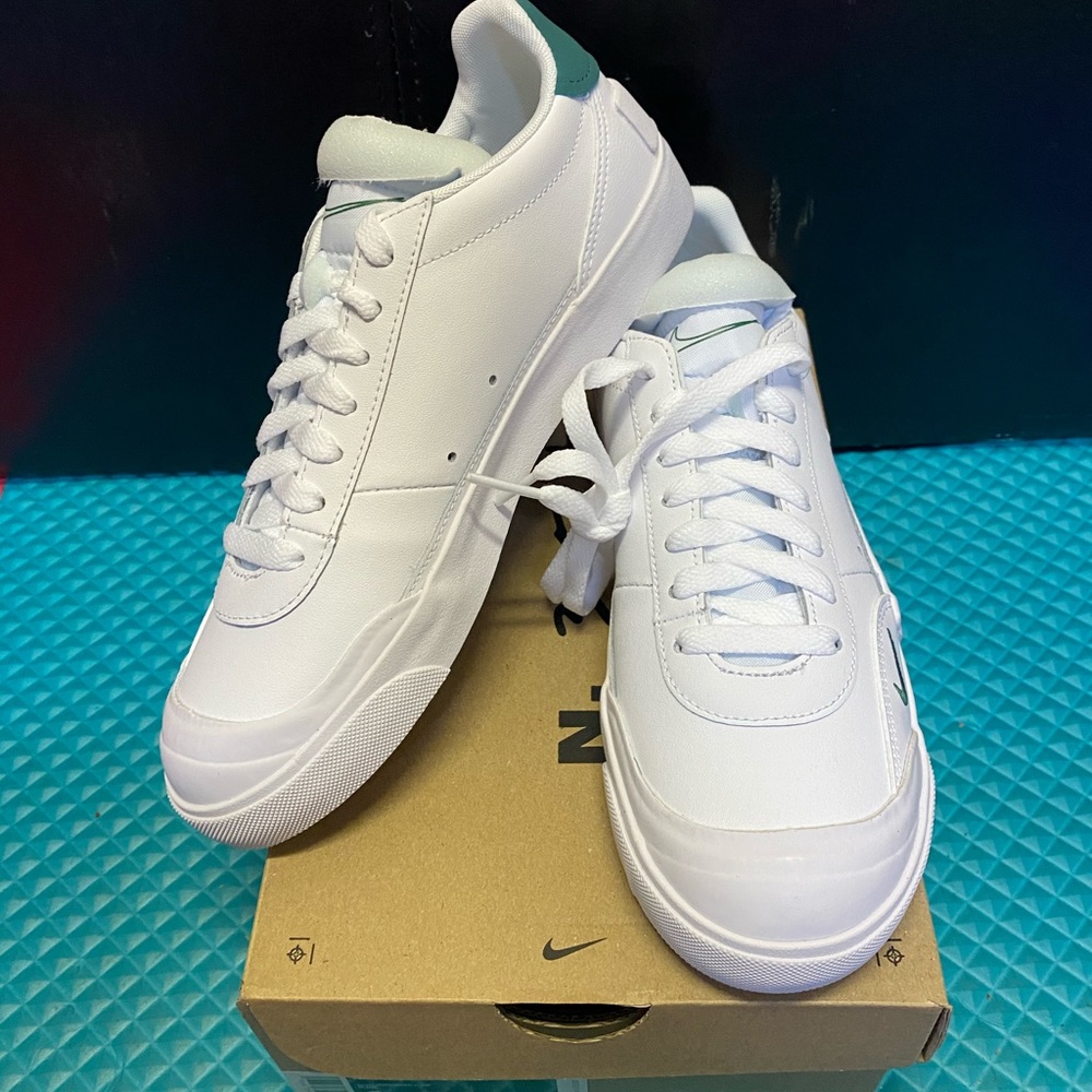 Nike Drop-Type PRM White /Evergreen Aura Blanc